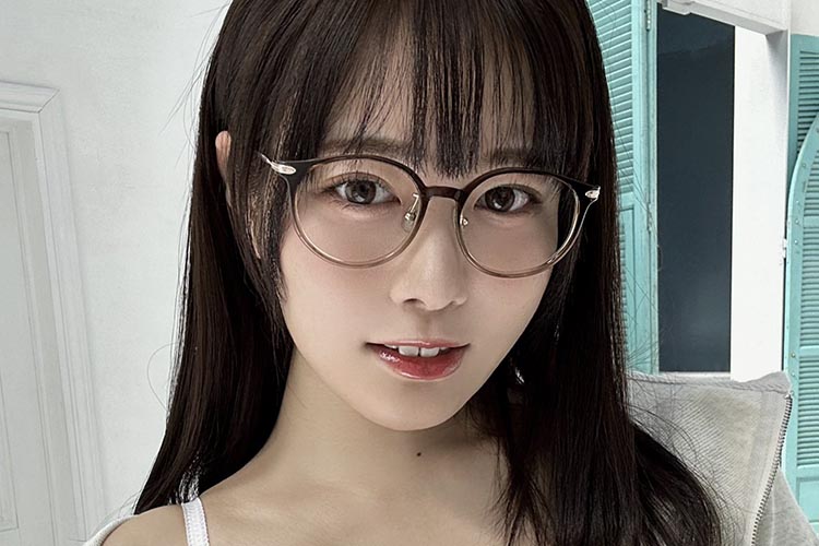 東雲うみ、暑さで「脱ぎサービス」の画像1