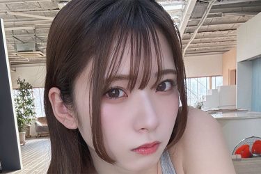 紅羽りお、キュートで無防備な誘惑