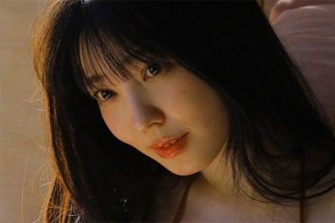 紫藤るい、陰影グラビアで大人の色香