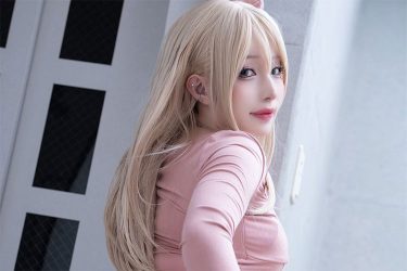 立花繭子、デニム脱ぎ脱ぎ…まん丸南半球