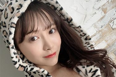 鈴木聖、ヒョウ柄まん丸の色香