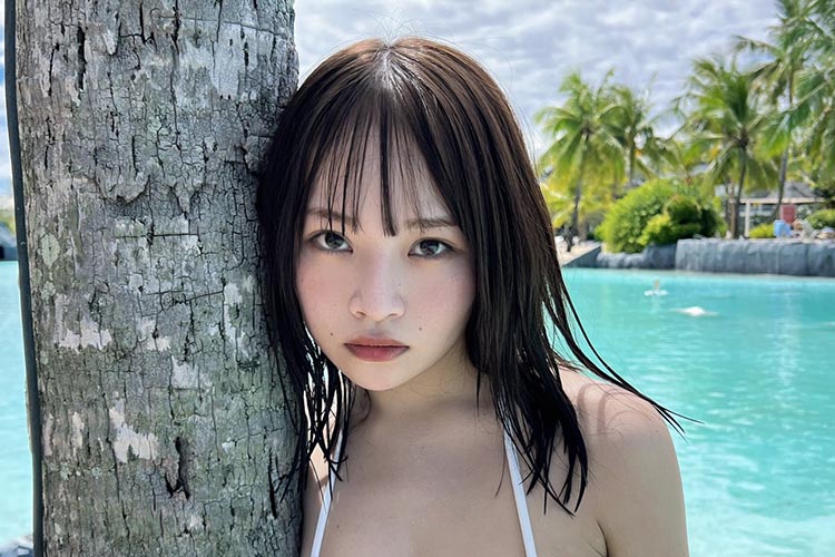 大嶋みく、強めの視線とこぼれバストの破壊力の画像1