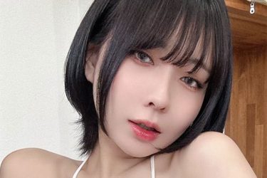 鳴上なごね、上下危険すぎる艶ショット