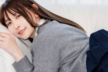 あまつまりな、ペロンと黒パンスト誘惑