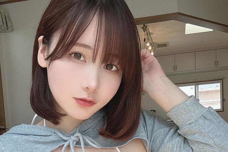 けんけん、泳いだらポロリ確定の水着姿の画像1