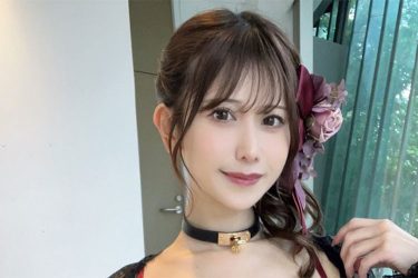 名取くるみ、黒レースで魅せる美ボディ