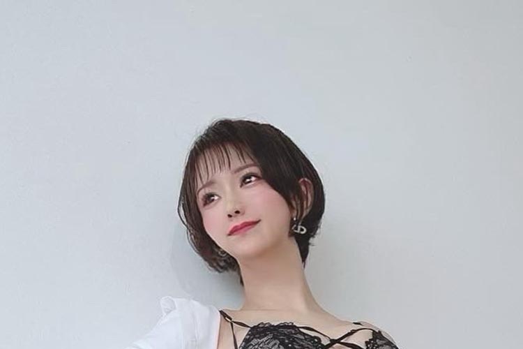 相良ましろ「デカ女」の流行りに乗った抜群スタイルの画像1