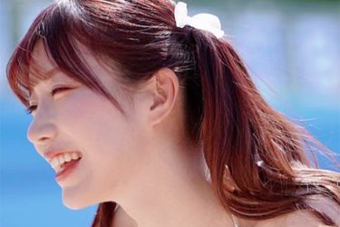 今田希、微笑みのビキニガール