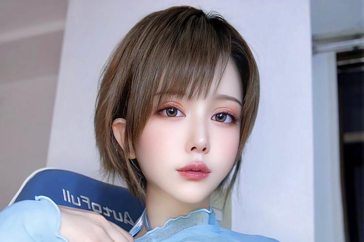 こおりちゃん、実在を疑われるほど圧巻のボリューミーバストの画像1