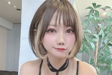 相良ましろ、気になる谷間の紐…