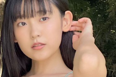 林田百加、森の中の透けハイレグ