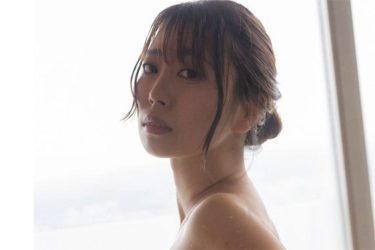 樹智子、なんとも大胆な桃ヒップ