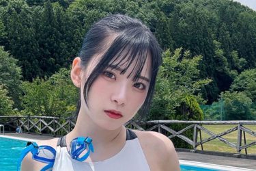 紅羽りお、キュートに競泳水着