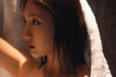 三田悠貴、しっとりバスタオル美女