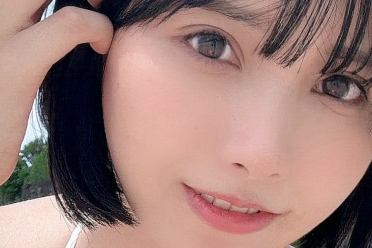 三橋くん、初海で弾ける彼女の画像1
