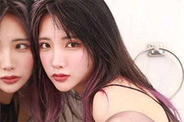 yunocy、鏡前の大胆な裏側