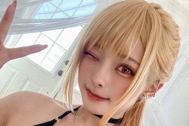 あやリる、ウインクと下パイ