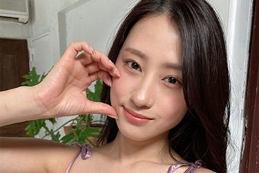 澄田綾乃、キュンとする艶谷間