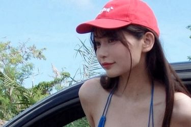 似鳥沙也加、窓からボイン