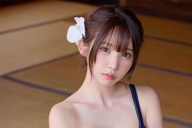 えなこ、涼し気はだけ浴衣