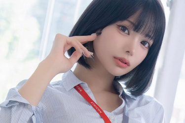 米倉みゆ、極上美脚OL