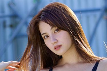 花咲楓香、ライダー美女