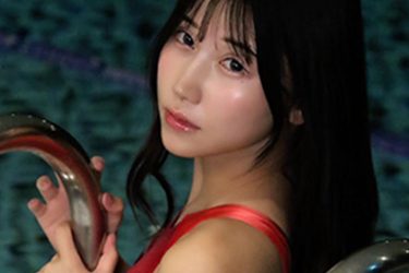 朝比奈りる、競泳美ヒップ