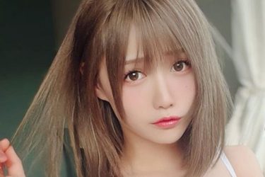 篠原みなみ、さらさら純白下着