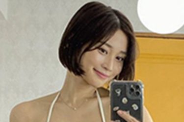 高橋凛、極上美脚自撮り