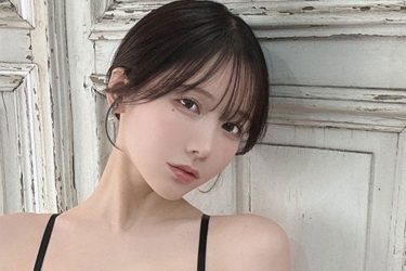 けんけん、モノトーン美ボディ