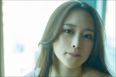 RIZINガール・福江ななか、癒しの魅力漂う最高ボディに「いいね」殺到!