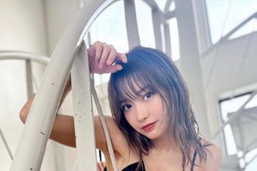 #ババババンビ・吉沢朱音、自他ともに認めるナイスバディをクールに公開