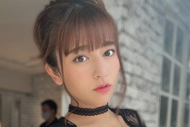 徳江かな、赤と黒で魅せる麗しの美ボディ