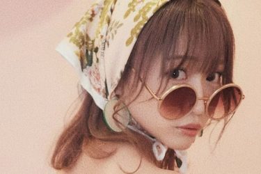 篠原みなみ、レトロな雰囲気で溢れる丸みの美ヒップショット