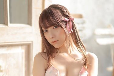 宮本彩希、癒しと刺激のむっちり美ボディ