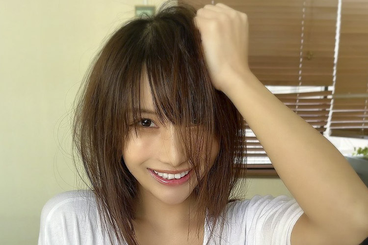 琴井ありさ、無造作で無防備な彼女の画像1
