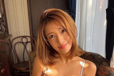 橋本梨菜、リップふっくら美バストこんもり