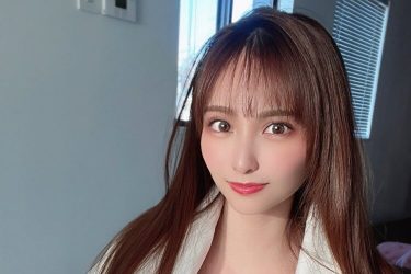 花咲れあ、やすらぎのランジェリー美女