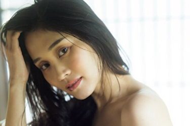 高橋凛、はだけた浴衣からしっぽり美バスト