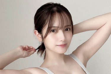 桃月なしこ、進化した美ボディで3度目のヤンチャン表紙
