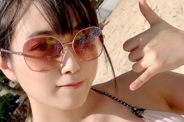 東雲うみの日、恒例のビキニアロハツイート