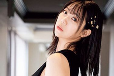 鈴木ふみ奈、エレガントにサイド丸出し