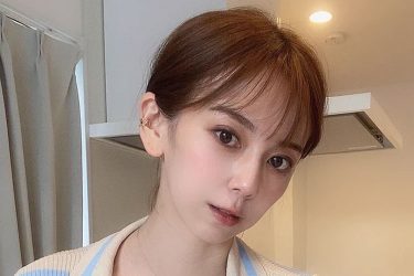 絃花みき、ズーム誘う双丘の谷間