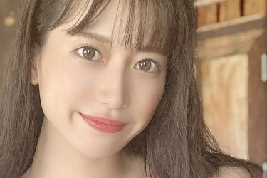 桜りん、透けランジェリーの美女