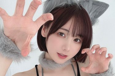 けんけん、衝撃のケモ耳&ヒモ衣装