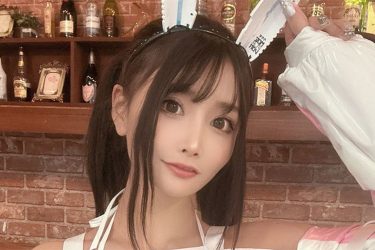 赤羽もも、キュートなグラマラスバニー