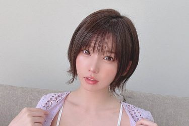 えなこ、透けワンピ×ランジェリーの艶姿