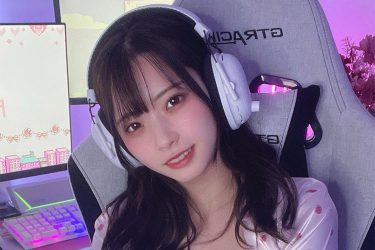 紅羽りお、色気マシマシゲーマーの挑発