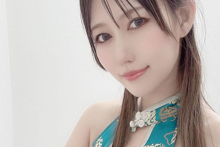 ばむ、大胆チャイナ佳人の画像1