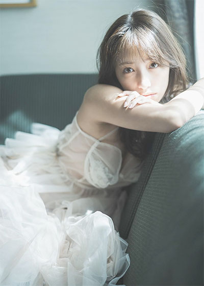 高梨瑞樹写真集『乙女に花束を』